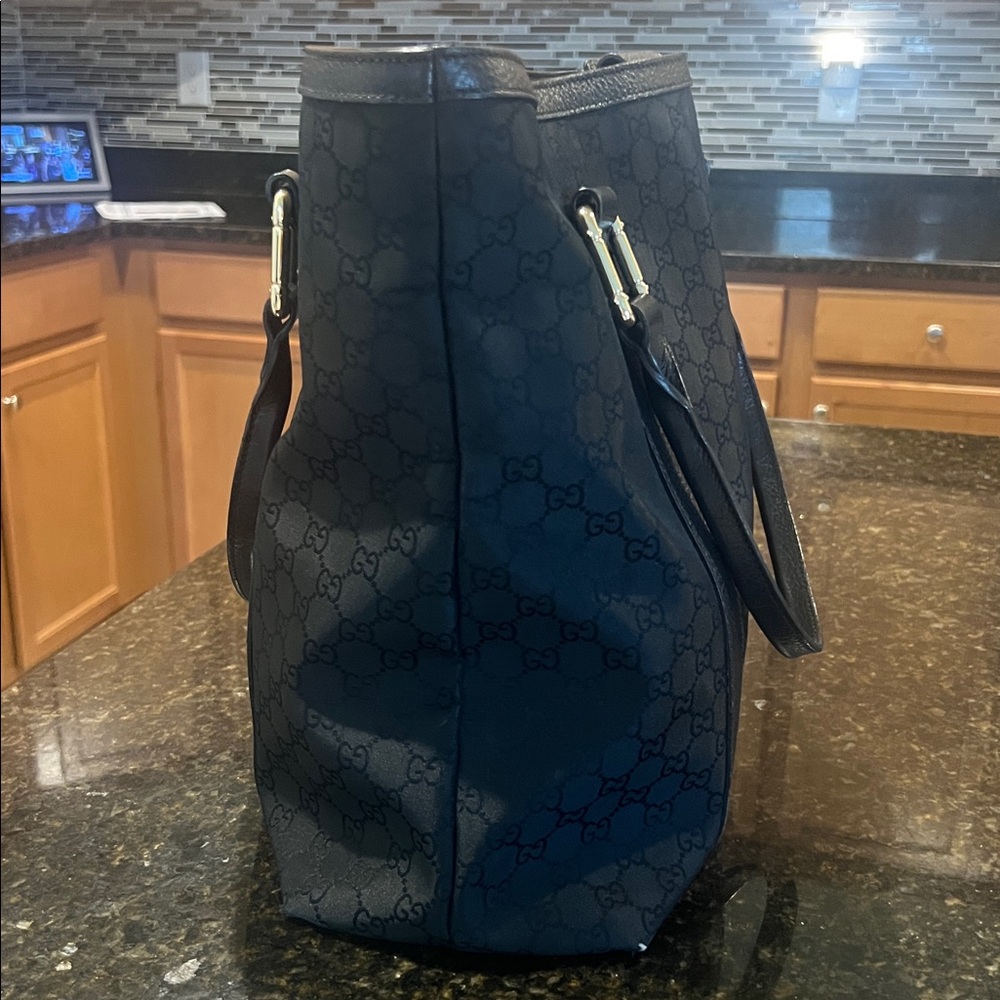 Gucci Black GG Guccissima Monogram Tote Bag - Picture 12 of 17